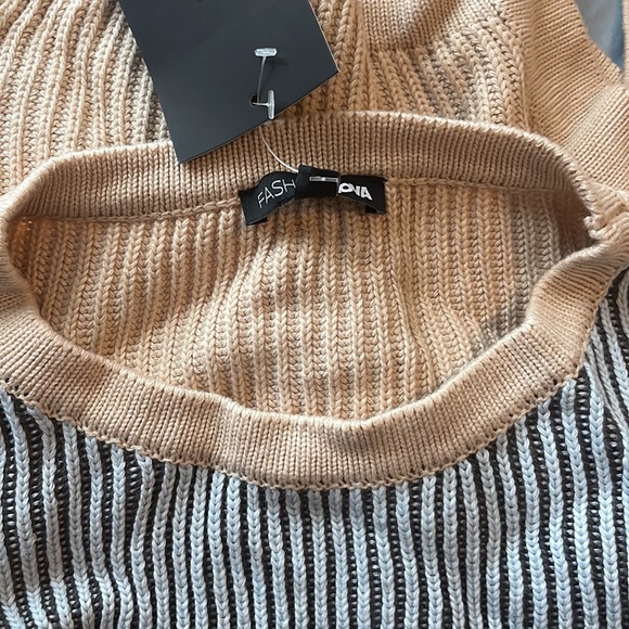 Multi Color Sweater - Picture 9 of 10